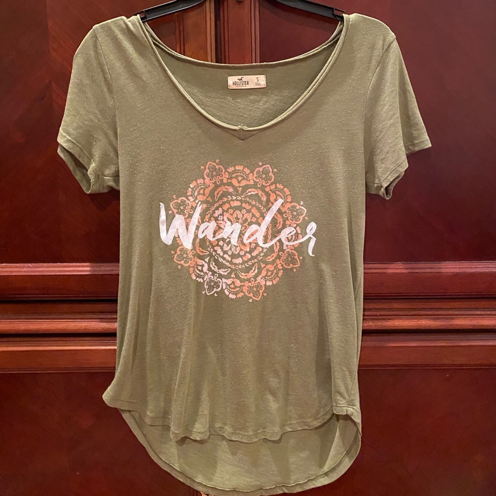 Hollister t-shirt